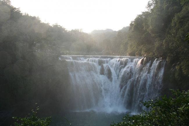 正面から<br /><br />水しぶきがすごい<br />結構迫力ありました