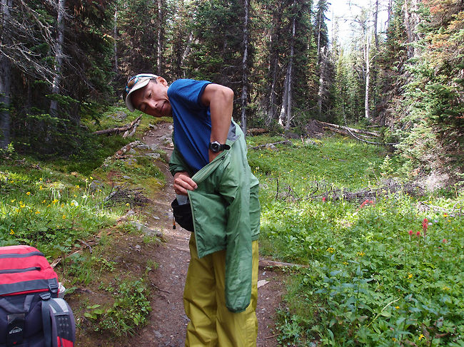 おまけ<br />管理人のその後（09:50AM）<br />ダウンジャケットを脱いだら、半袖とソフトシェルジャケットの組み合わせが多いです。<br /><br />