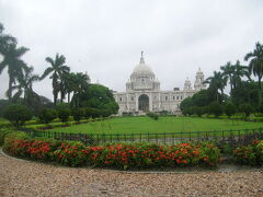 インド・カルカッタらしくない場所。中は冷房がよくきいてました。