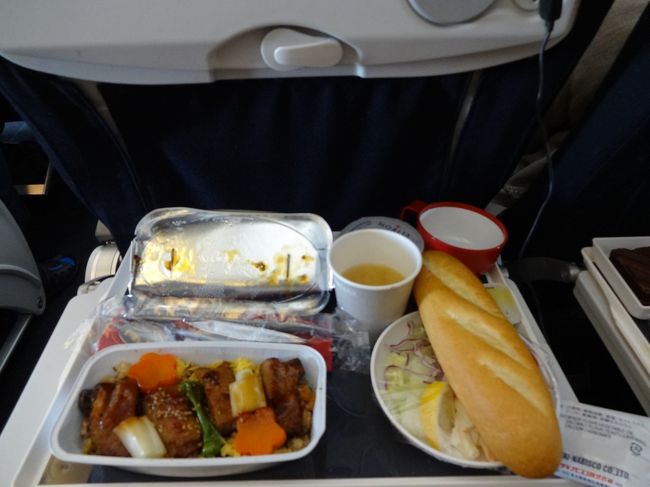 機内食〜☆パンがおいしい！