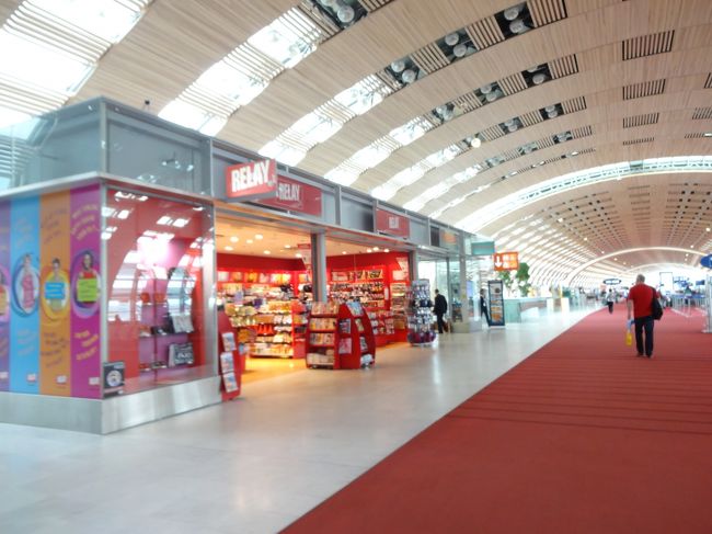 がらがらの空港でした。