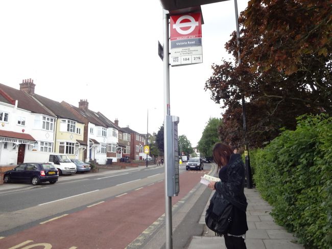 最寄のバス停からバスに乗り、地下鉄の駅まで。<br />歩けないこともないのですが、寒かったのでバス乗車。