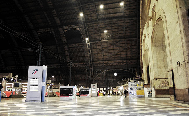 ミラノ駅からユーロナイトに乗り込みます。が