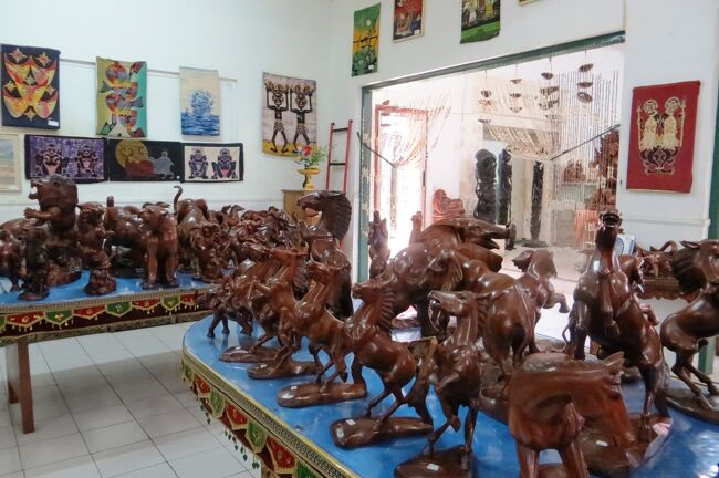 2013春、インドネシア旅行記2(7/33)：5月22日(4)：バリ島、お土産店