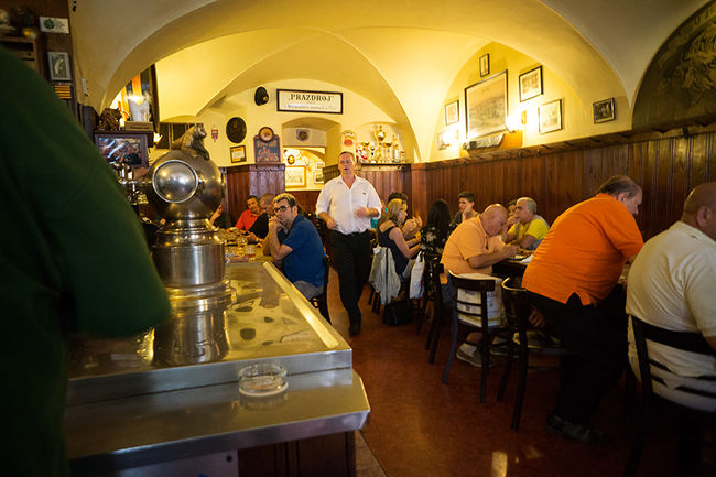 トラ好き、ビール好きを自負するなら<br />はずせない名店。<br />「黄金の虎」　U Zlateho Tygra