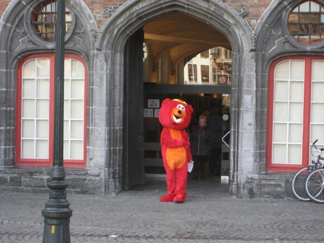 ベルギーで発見！！<br /><br /><br />ベルギーのゆるキャラですかぁ〜〜0(#＾ω＾#)0