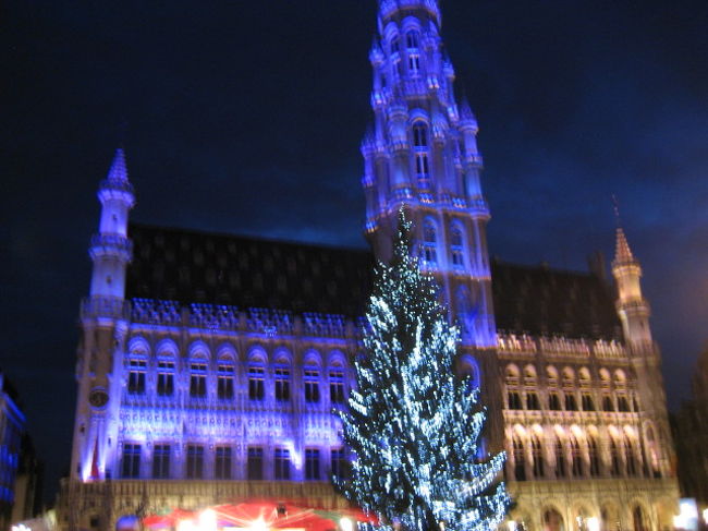 グランプラスで光のショーを鑑賞<br /><br /><br />で1日が終わりﾃﾞｽ<br />今日も１日よく歩きました