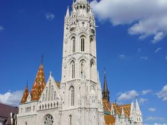 ブダペストでは一番この目で見たかったマーチャーシュ聖堂。

14世紀後半に建造された後期ゴシック様式の建物です。