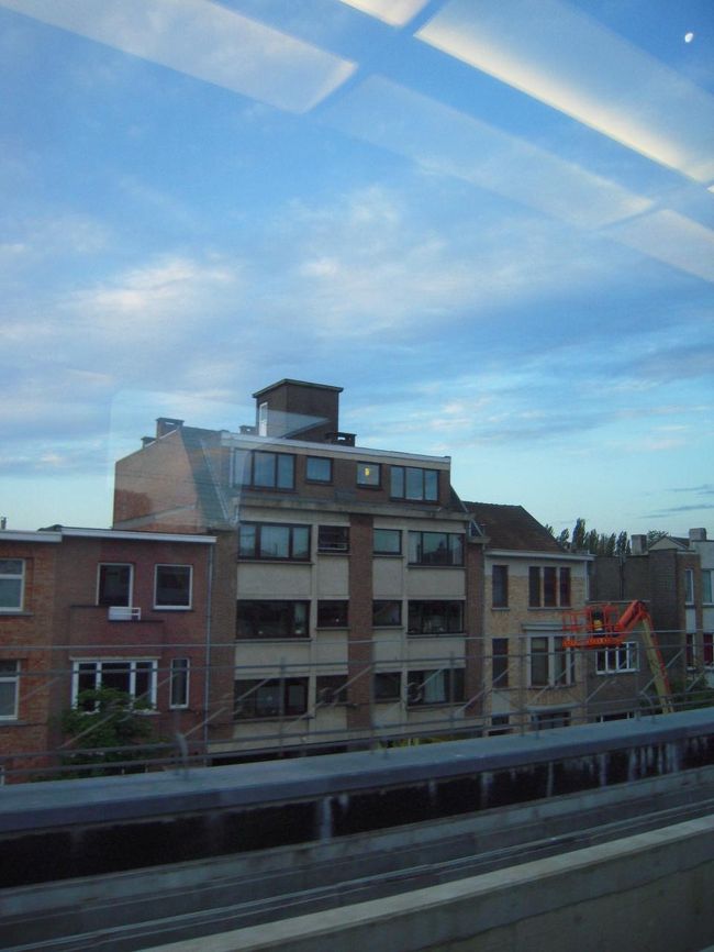 さて今日はブルージュに行ってみます♪<br /><br />ベルギーにいこうと思う。<br />そういったら、何人もの友達に勧められた街。