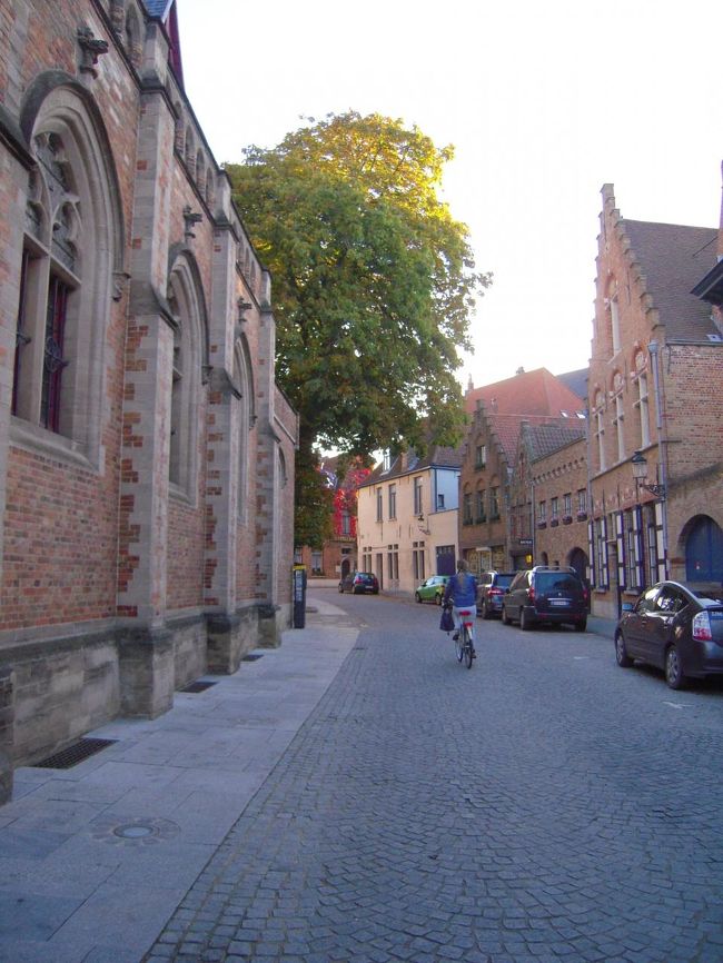 きっとこっちの方が市街なはず。<br /><br />ざっくりな地図情報をもとにすすむ。