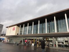 Würzburg に到着〜　　中央駅です。