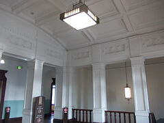 そして山口県庁は、かつての県庁舎や県会議事堂の建物が残されていて、こちらも文化財的な価値があります。現在は県政資料館として内部を無料公開されています。