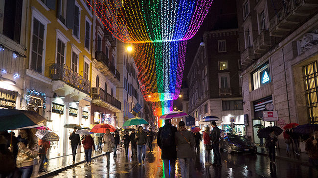 コルソ通りはにぎやかでした。