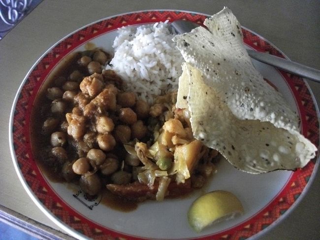 ジャイガル要塞から少し離れたNahargarh要塞(Rs.10)<br />観光用レストラン