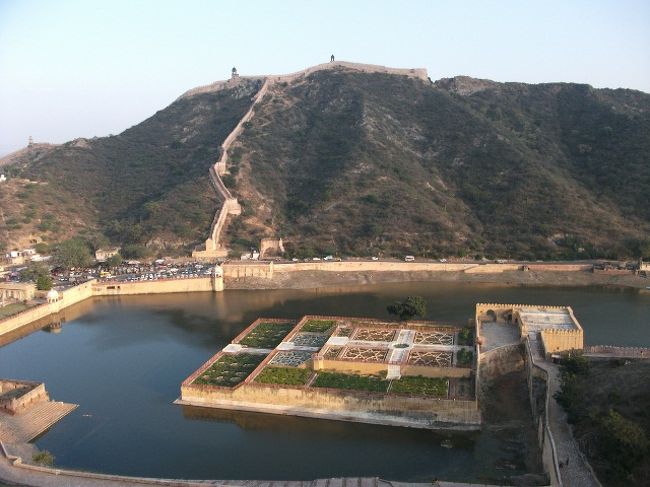 アンベール城の外ににある池