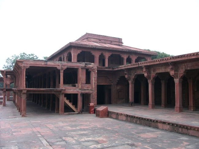 ファテーブル・スィークリー（Rs.250)<br />