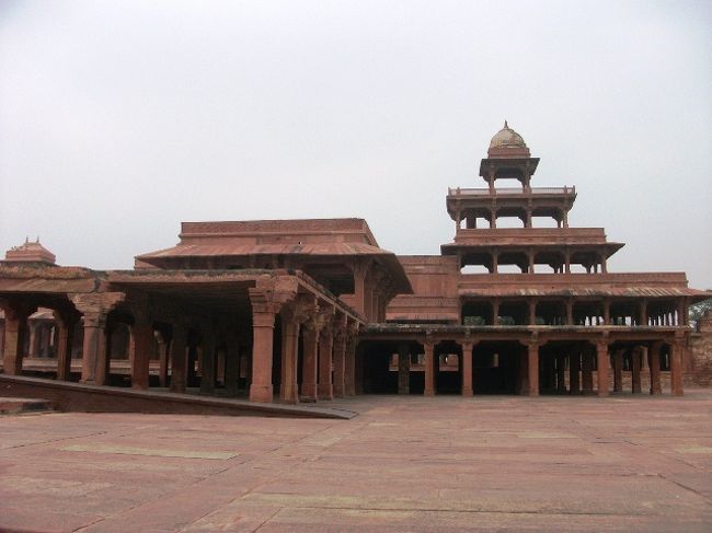 ファテーブル・スィークリー<br />パンチ・マハル