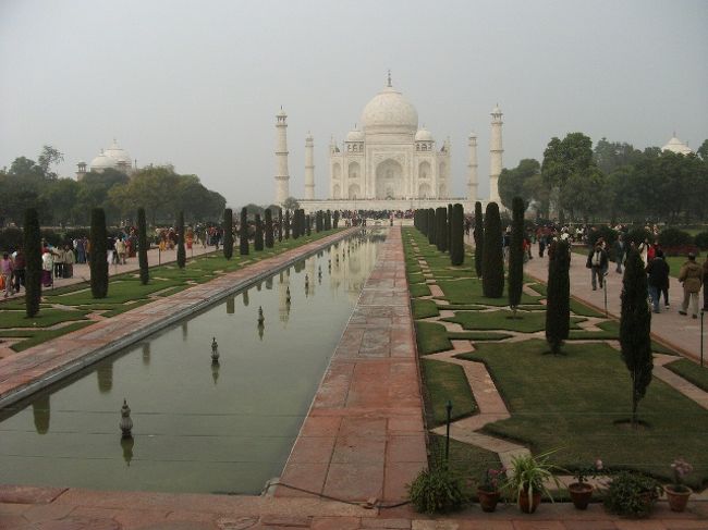 タージ・マハル<br />ついに念願のタージ・マハル。<br />