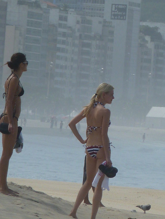 ホテルは、海岸通りに林立