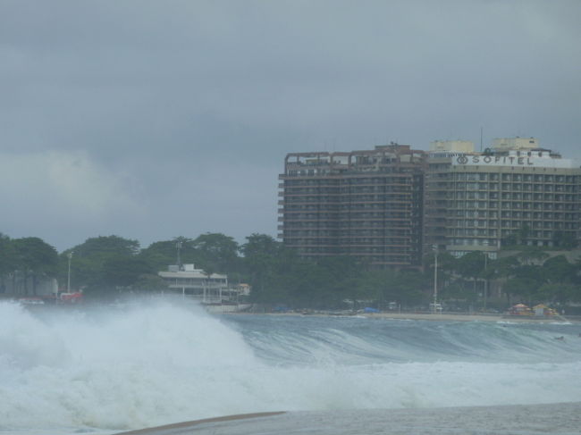 さらに<br />波が高くなる