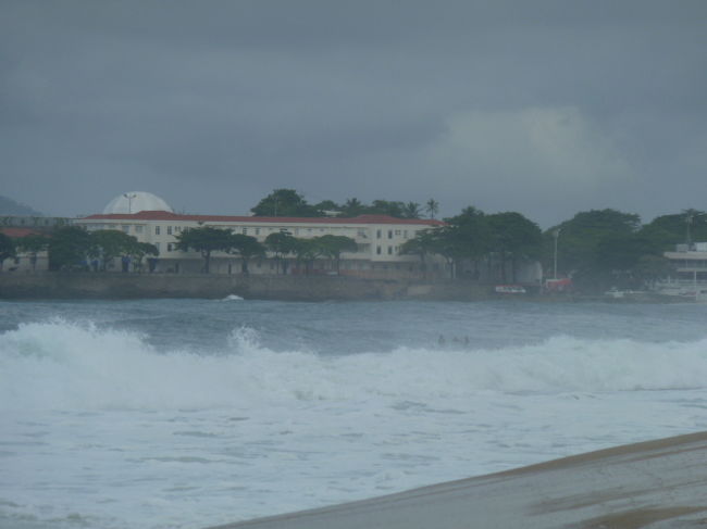 浜辺に人影なし