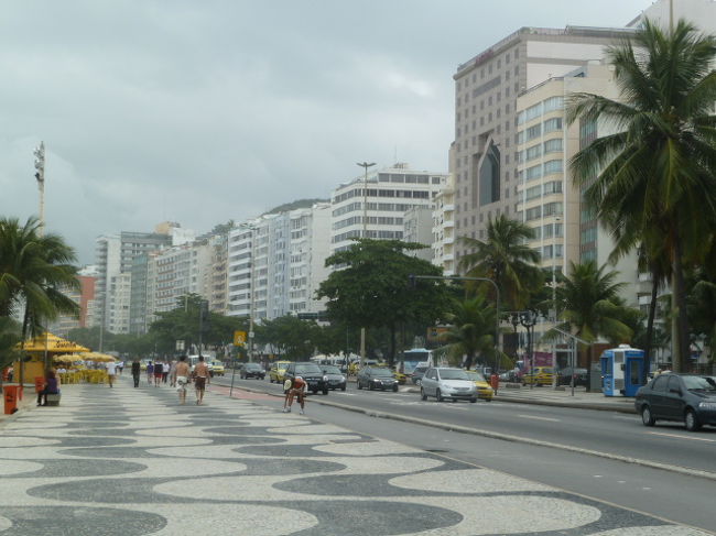 道路には<br />遊歩道が・・・