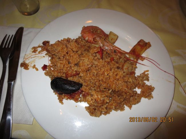 昼食に本場のパエリアを食べた。初めての経験。結構、美味しいかった。<br />帰国してからも食べてみたが、味はイマイチ。