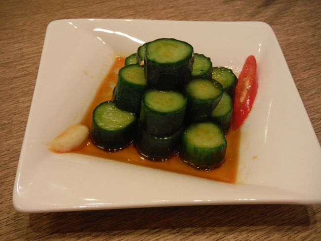 このキュウリのおつまみはホント美味しいよ☆<br /><br />簡単に真似できそうなんだけど、自宅で再現しようとして大失敗した経験があります。<br /><br />やっぱり出汁が違うのかなぁ・・・。