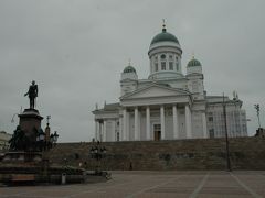 ヘルシンキ大聖堂に着きました。
この階段、結構急です。