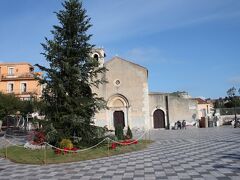 4月9日広場にある旧サンタゴスティーノ教会 Chiesa di S. Agostino