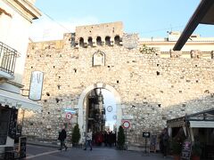 カターニア門 Porta Catania