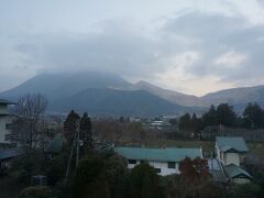 起床して窓の外を見る

雲がかかったまま