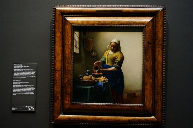 「牛乳を注ぐ女」<br />