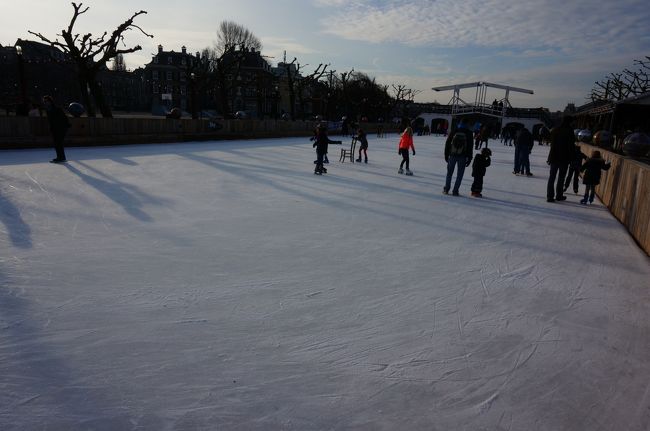 スケートリンクになってました。
