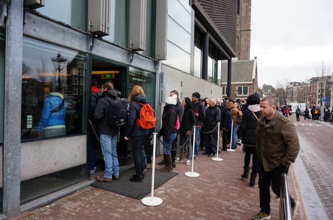 この日は日曜日<br />かなりの行列でした。<br />