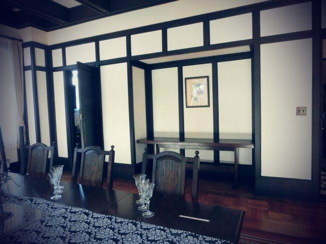 洋風建築なのに床の間の様な空間があります