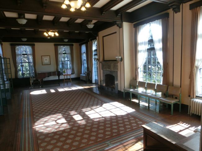 時々ここでコンサートなんかも行われているようです