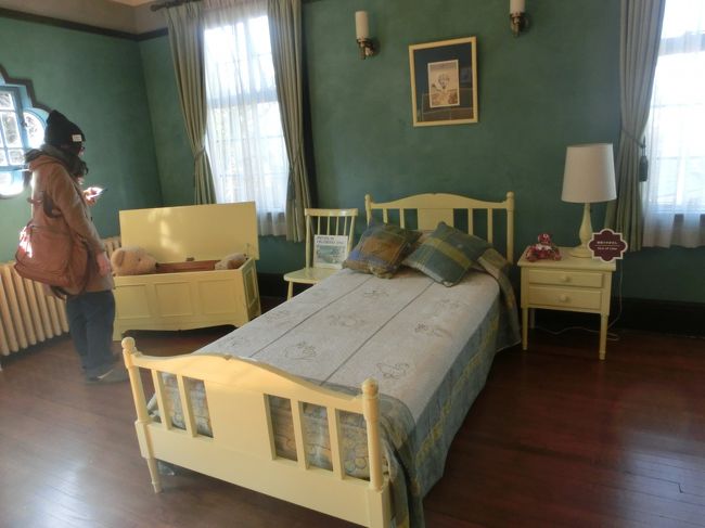 当時、もう息子さんは成人していたようですが修復する際にわざと子供部屋に仕立てたようです。可愛い〜〜〜〜海外ドラマで見る子供部屋です(^O^)／