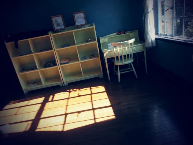 何でどの部屋も均一に光が差し込むんだろう