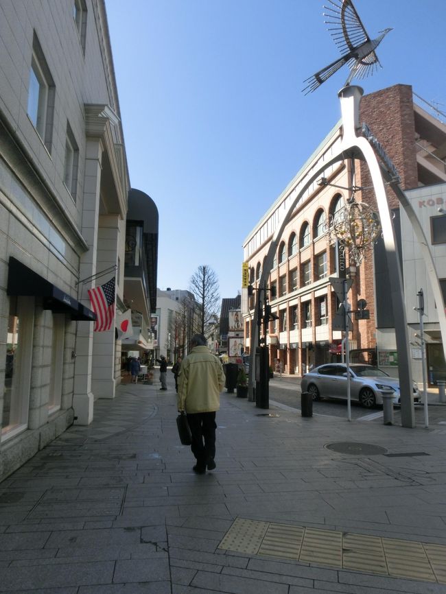 みなとみらい線・元町中華街駅を出て左へ