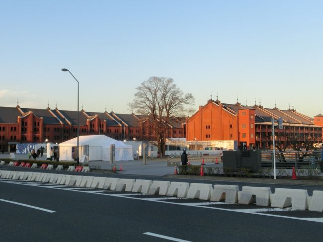 そうしてたどり着く(笑)<br />何で？？？<br /><br />ま、まっすぐ歩いてる時から友人は左にある気がするって言ってましたけど、標識が逆なんて思わないじゃん！<br />ま、なにはともあれ到着です。