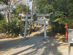 まず最初に訪れたのは、駅すぐ近くにある世田谷八幡宮。