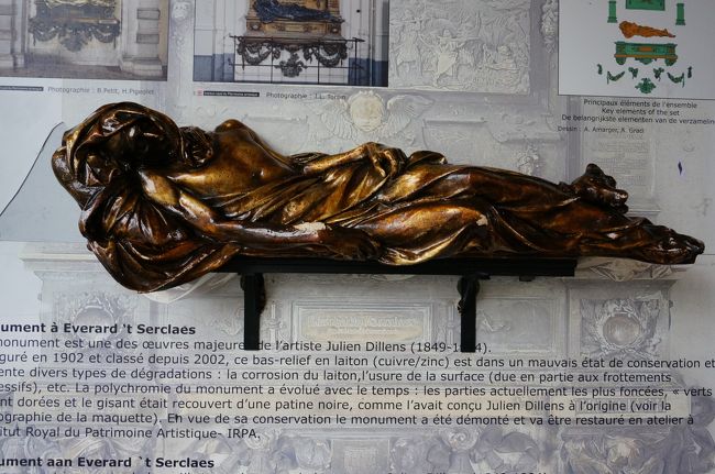 「セルクラースの像」<br />触れると幸福をもたらすと言われているらしい<br />