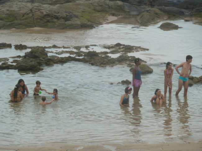 朝から<br />家族で海水浴