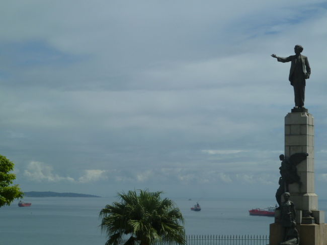 誰だかわからない。