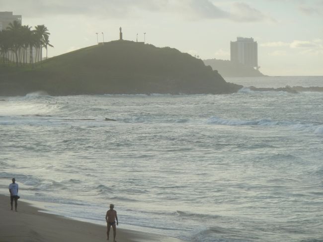 今朝は、結構波荒い