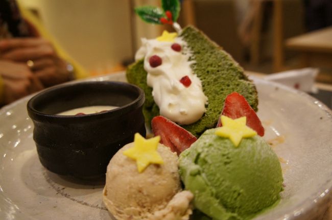 都路里へ閉店間際の駆け込み。<br />クリスマス限定メニューがとっても可愛かったです。