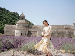 Abbaye de Senanque

南仏旅行のポスターチラシ等では必ずと云ってよい程、載っているセナンク修道院

女房お気に入りの一枚です。