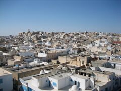 絶景！旧市街のメディナ。本当にチュニジアは街並みが日本と違って、どの都市も個性があって、楽しませてくれます。