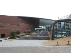 しものせき水族館「海響館」正面